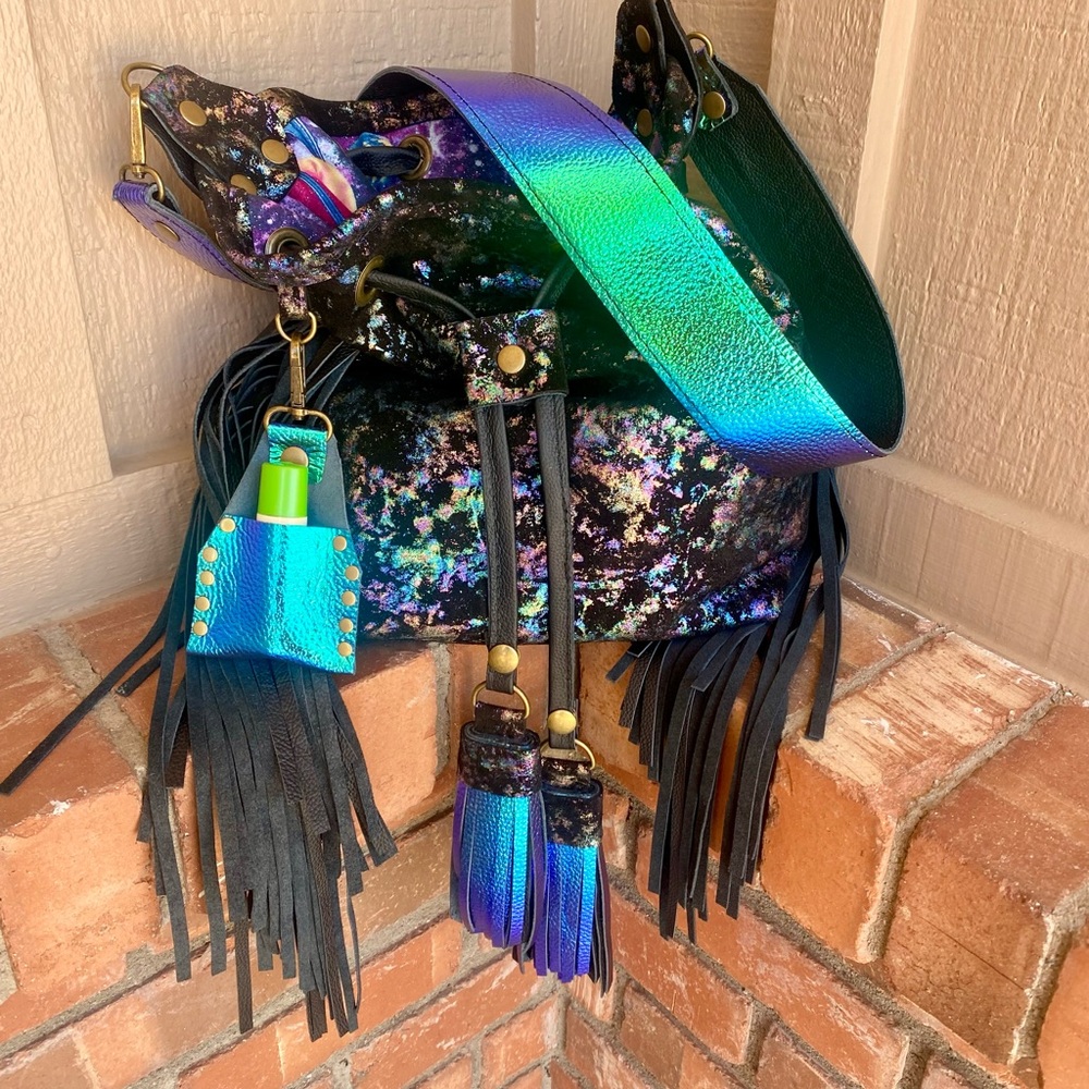 Fringe leather bucket bag